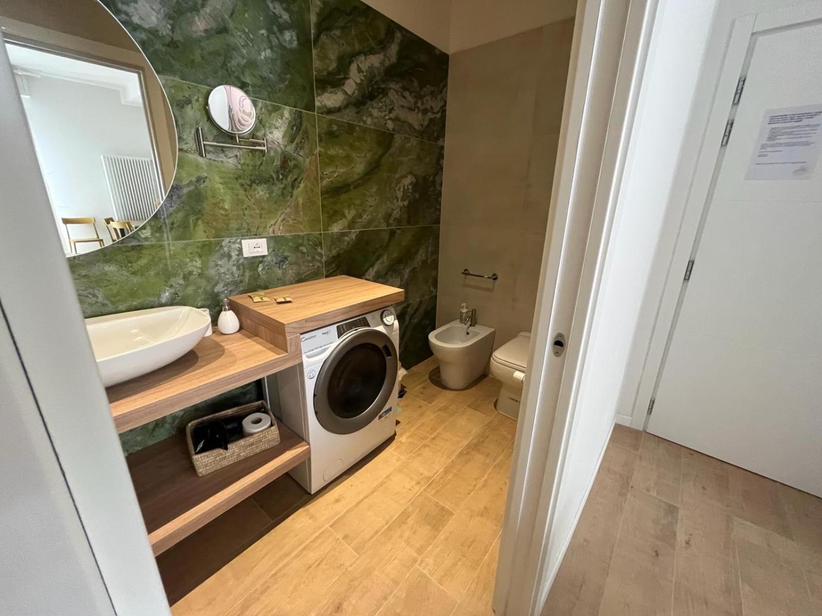 Calari Rooms - Monolocale Bologne Extérieur photo