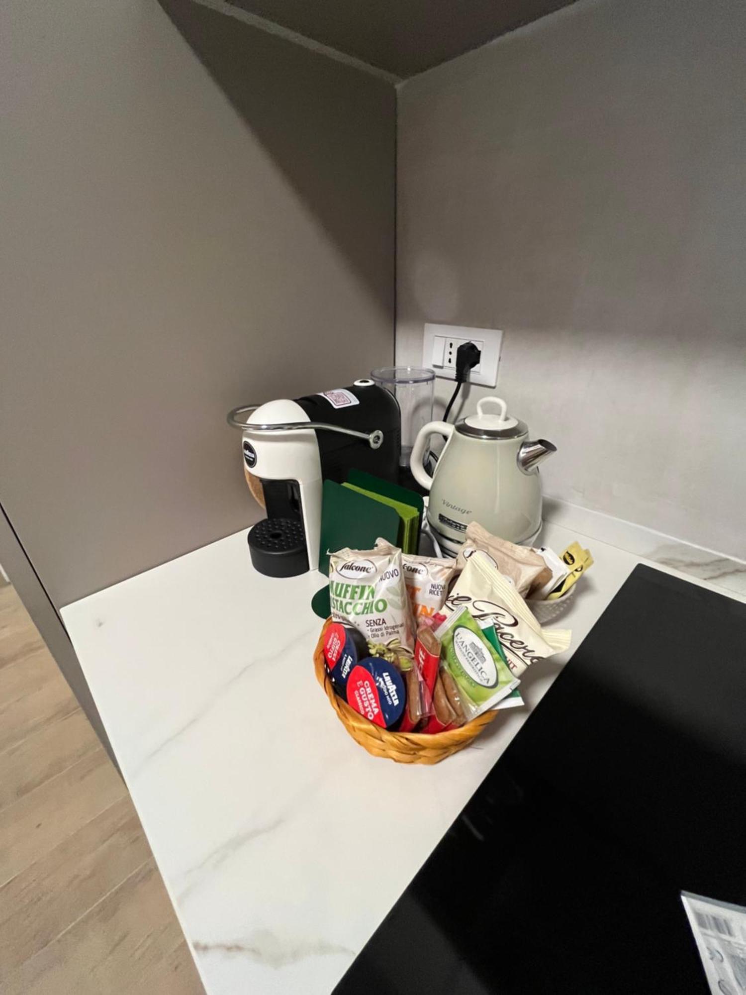Calari Rooms - Monolocale Bologne Extérieur photo