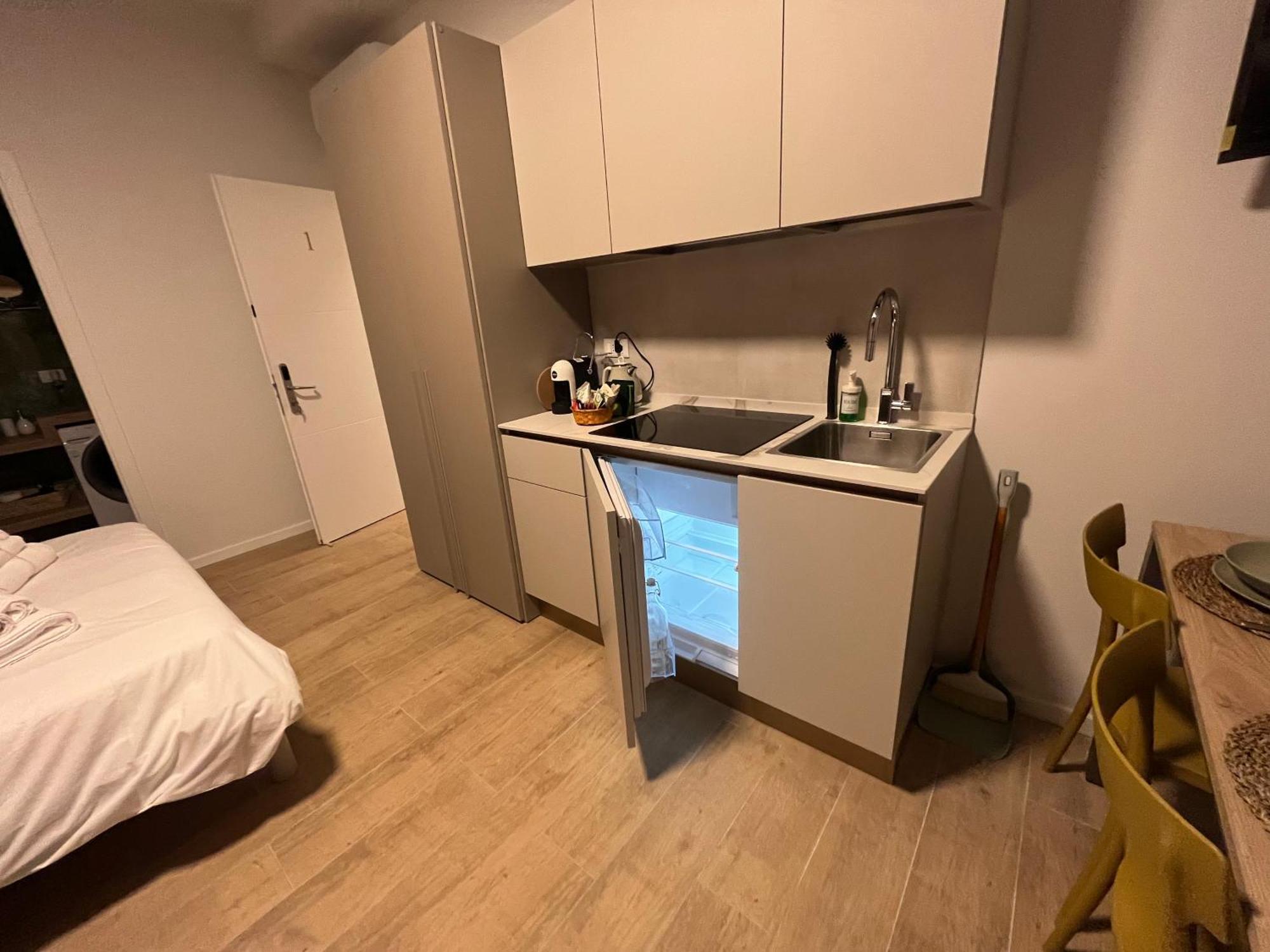Calari Rooms - Monolocale Bologne Extérieur photo